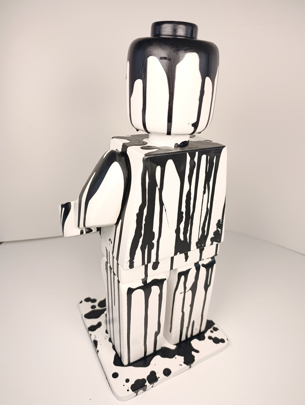 Colata creativa bianco e nero