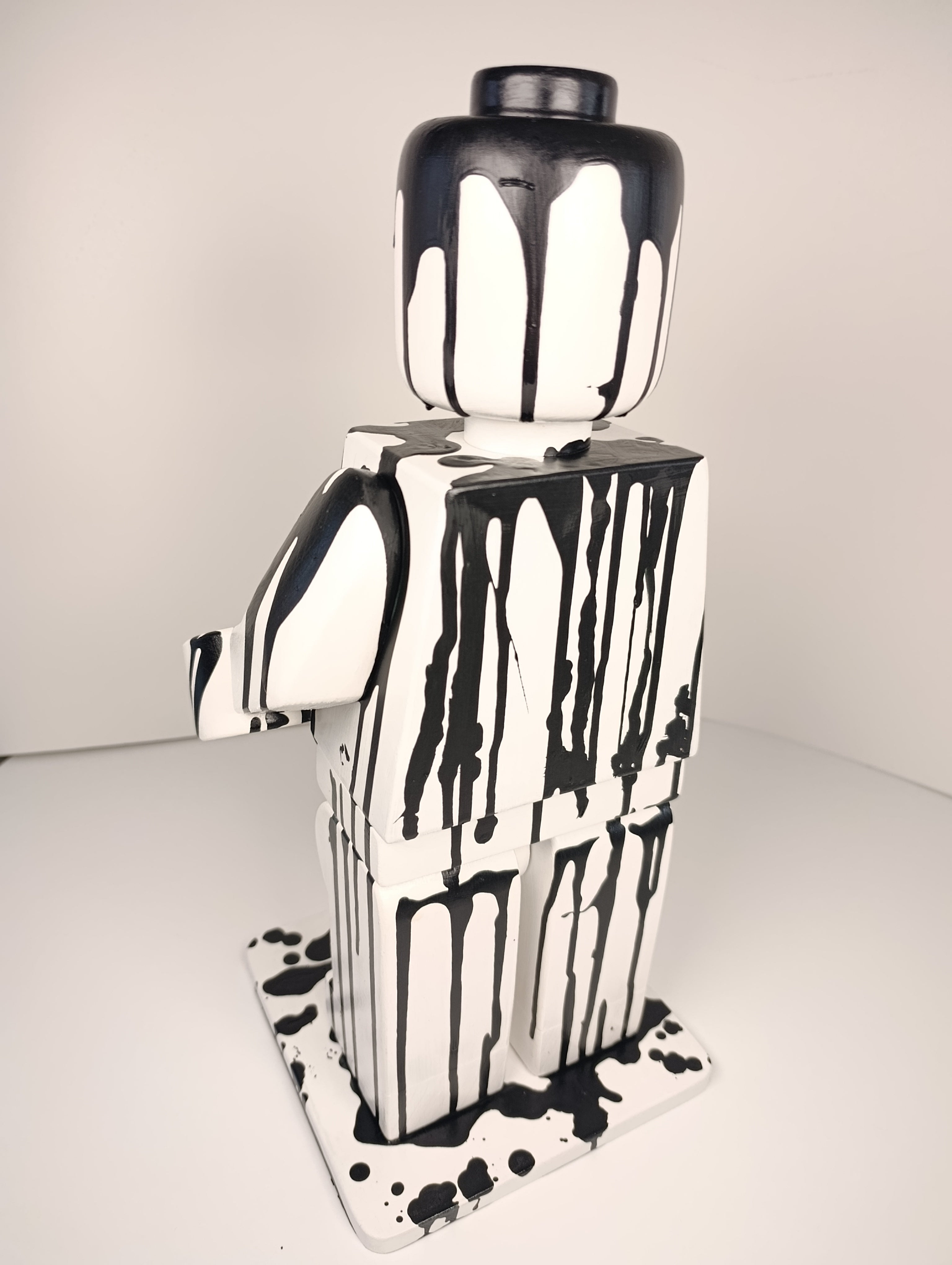 Colata creativa bianco e nero